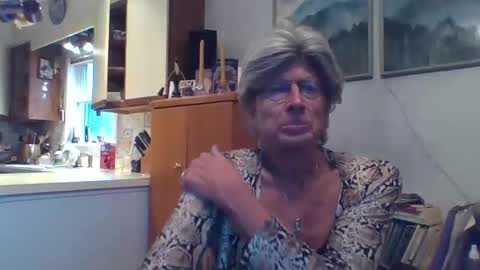 Snapshot of phillipa1023 chatting on December 11, 2024, 4:42 pm phillipa online show from December 11, 2024, 4:42 pm