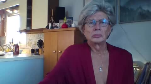 Snapshot of phillipa1023 chatting on December 22, 2024, 2:06 pm phillipa online show from December 22, 2024, 2:06 pm