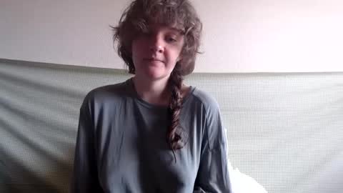 sophie online show from March 8, 2025, 3:02 pm