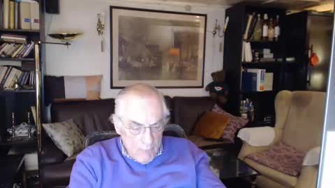 Snapshot of philoumis2 chatting on January 14, 2025, 3:57 pm Philippe online show from January 14, 2025, 3:57 pm