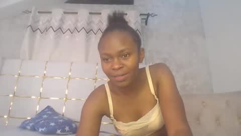 Snapshot of phoebe015 chatting on February 8, 2026, 7:06 pm phoebe online show from February 8, 2026, 7:06 pm