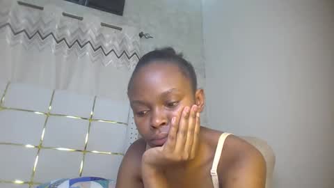 Snapshot of phoebe015 chatting on February 12, 2026, 7:31 pm phoebe online show from February 12, 2026, 7:31 pm