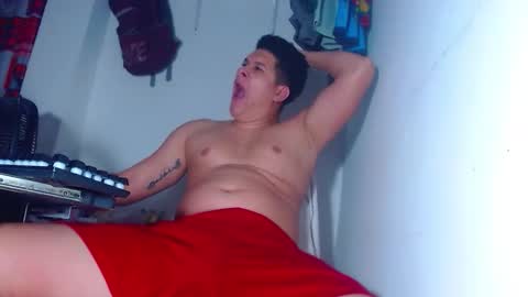 Snapshot of phoenixgnz08 chatting on December 17, 2025, 12:00 pm AdnierGnz online show from December 17, 2025, 12:00 pm