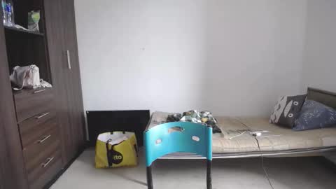 izzy online show from April 8, 2026, 7:14 pm