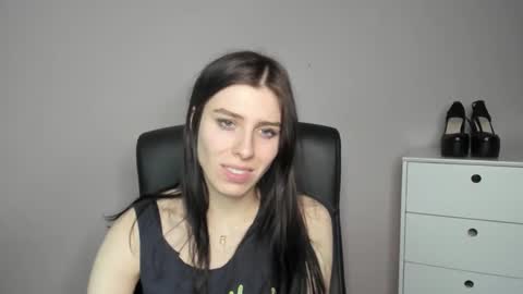 Snapshot of pia_desire chatting on January 18, 2026, 9:51 pm P I A online show from January 18, 2026, 9:51 pm