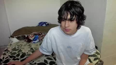 picaszomilos350 online show from November 27, 2025, 11:01 am