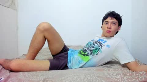 picaszomilos350 online show from March 30, 2026, 3:07 am