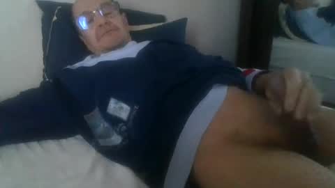 Snapshot of pichoun71 chatting on December 7, 2024, 11:07 am pichoun71 online show from December 7, 2024, 11:07 am