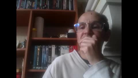 Snapshot of pichoun71 chatting on February 15, 2025, 3:50 pm pichoun71 online show from February 15, 2025, 3:50 pm
