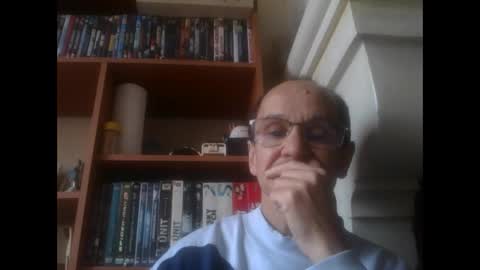Snapshot of pichoun71 chatting on February 16, 2025, 10:32 am pichoun71 online show from February 16, 2025, 10:32 am