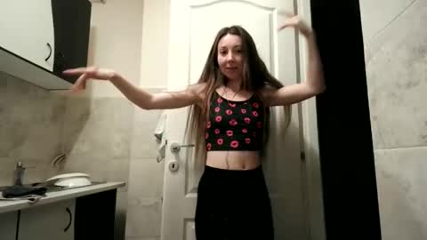 Snapshot of pieceofmoon chatting on December 13, 2025, 10:48 pm Moonie online show from December 13, 2025, 10:48 pm