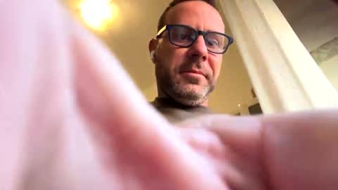 pier749802 online show from November 14, 2025, 2:05 pm