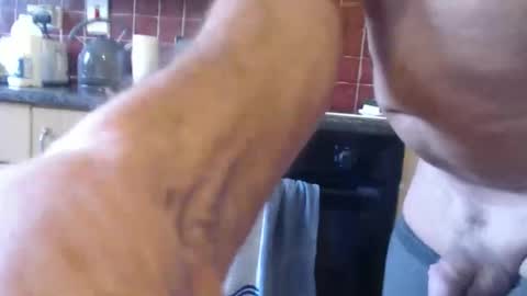 Snapshot of piercedcock069 chatting on October 4, 2025, 9:18 am piercedcock069 online show from October 4, 2025, 9:18 am