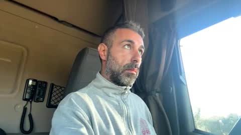 pierotu online show from October 23, 2025, 6:56 am