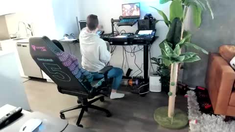 Snapshot of pierrefitch chatting on February 16, 2025, 10:32 pm Pierre Fitch online show from February 16, 2025, 10:32 pm