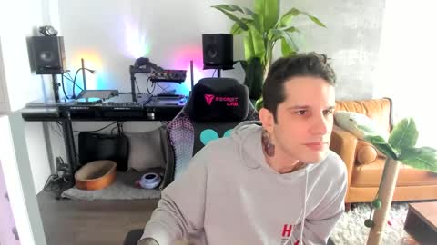 Snapshot of pierrefitch chatting on February 27, 2025, 8:09 pm Pierre Fitch online show from February 27, 2025, 8:09 pm