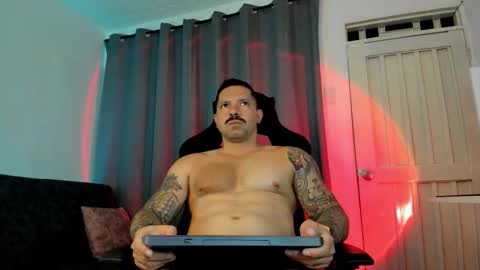 Snapshot of pierrevidal chatting on October 19, 2025, 12:11 am Pierre online show from October 19, 2025, 12:11 am