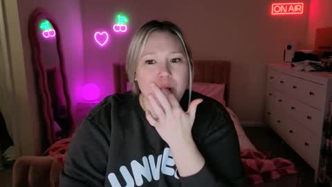 Piggy Rose online show from December 14, 2025, 11:31 pm