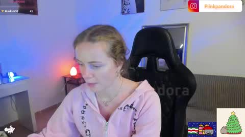 Snapshot of piinkpandora chatting on December 21, 2025, 9:22 pm PiinkPandora online show from December 21, 2025, 9:22 pm