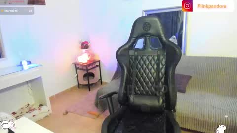 Snapshot of piinkpandora chatting on March 11, 2026, 4:13 pm PiinkPandora online show from March 11, 2026, 4:13 pm