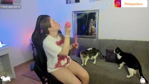 Snapshot of piinkpandora chatting on April 1, 2026, 7:55 pm PiinkPandora online show from April 1, 2026, 7:55 pm