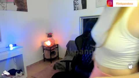 Snapshot of piinkpandora chatting on April 2, 2026, 7:44 pm PiinkPandora online show from April 2, 2026, 7:44 pm