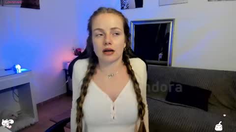 Snapshot of piinkpandora chatting on April 15, 2026, 8:20 pm PiinkPandora online show from April 15, 2026, 8:20 pm