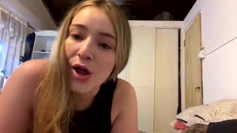 Snapshot of pilimartinez22 chatting on February 8, 2025, 11:24 pm pilimartinez22 online show from February 8, 2025, 11:24 pm