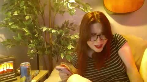 PilloGoddess online show from October 30, 2025, 6:59 am