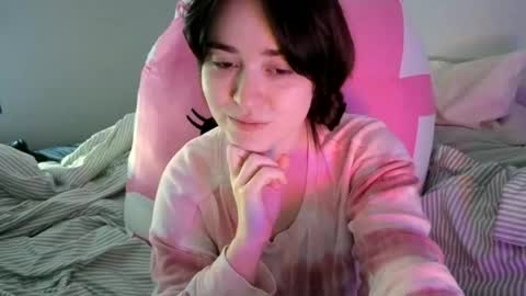 PilloGoddess online show from June 14, 2026, 2:24 am