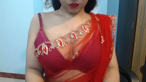 Snapshot of pilowprincess chatting on June 5, 2026, 7:19 pm Sayra online show from June 5, 2026, 7:19 pm