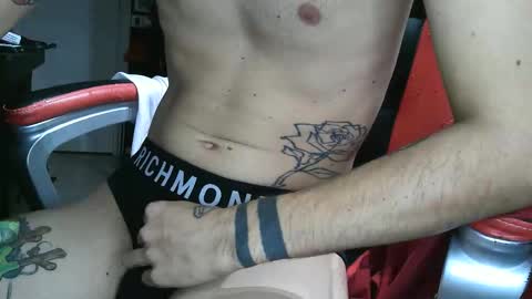 Snapshot of pils001 chatting on September 12, 2025, 9:37 pm Pils online show from September 12, 2025, 9:37 pm