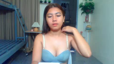 Snapshot of pinay_aangel chatting on June 14, 2026, 12:19 am pinay_aangel online show from June 14, 2026, 12:19 am