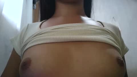 Snapshot of pinay_girlie chatting on January 13, 2026, 8:52 am Girlie online show from January 13, 2026, 8:52 am