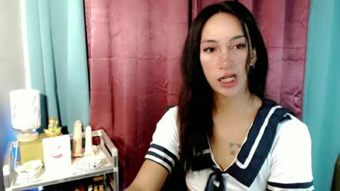Snapshot of pinay_lucy chatting on June 22, 2026, 5:04 am lucyLove online show from June 22, 2026, 5:04 am