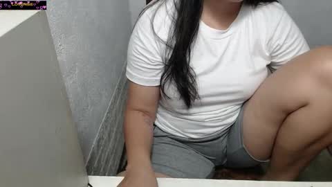 mhae-mhae online show from October 10, 2025, 8:02 am