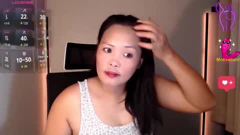 ROSELYN online show from May 19, 2026, 12:44 pm