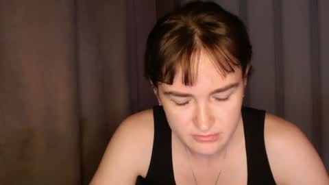 Snapshot of pineapple__mood chatting on June 23, 2026, 6:55 am online show from June 23, 2026, 6:55 am