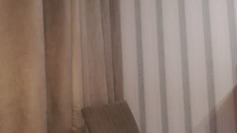 Snapshot of pineapple__mood chatting on July 7, 2026, 5:39 pm online show from July 7, 2026, 5:39 pm