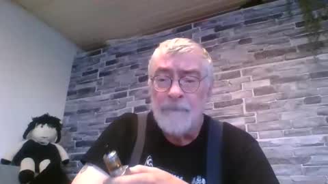 Snapshot of pinholder chatting on November 7, 2025, 1:11 pm Michael online show from November 7, 2025, 1:11 pm