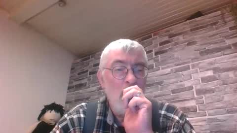 Snapshot of pinholder chatting on November 8, 2025, 4:07 pm Michael online show from November 8, 2025, 4:07 pm