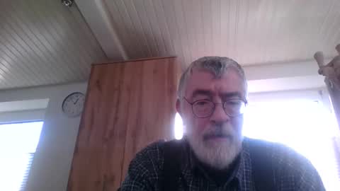 Snapshot of pinholder chatting on November 24, 2025, 11:54 am Michael online show from November 24, 2025, 11:54 am