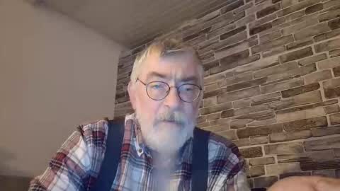 Snapshot of pinholder chatting on November 25, 2025, 7:14 pm Michael online show from November 25, 2025, 7:14 pm