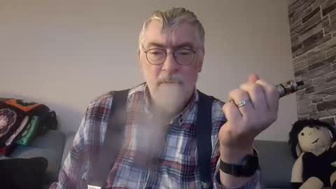 Snapshot of pinholder chatting on December 14, 2025, 2:22 pm Michael online show from December 14, 2025, 2:22 pm