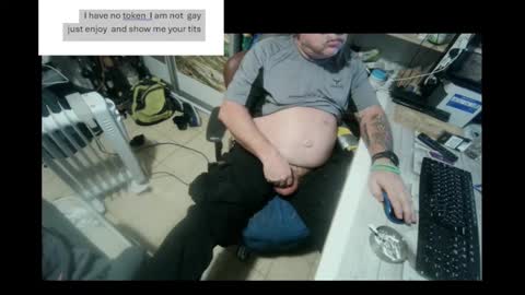 Snapshot of pini_z chatting on December 23, 2024, 3:01 pm pini_z online show from December 23, 2024, 3:01 pm