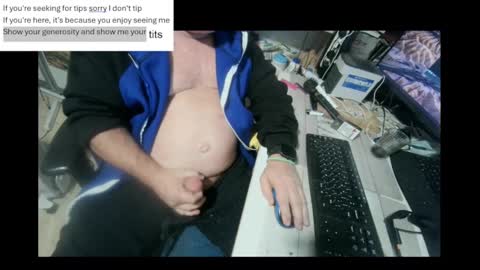 Snapshot of pini_z chatting on January 10, 2025, 12:36 pm pini_z online show from January 10, 2025, 12:36 pm