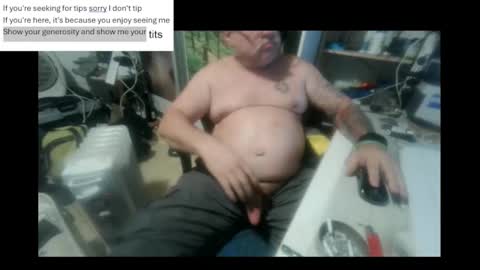 Snapshot of pini_z chatting on January 23, 2025, 8:24 pm pini_z online show from January 23, 2025, 8:24 pm