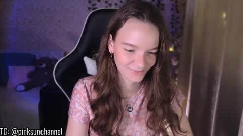 Snapshot of pink__sun chatting on November 26, 2025, 7:15 pm Stephanie online show from November 26, 2025, 7:15 pm