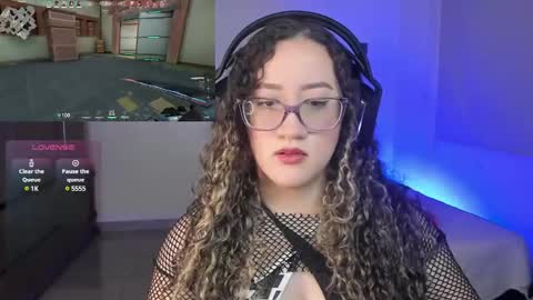 Snapshot of pink_angell chatting on December 30, 2024, 11:38 pm Emilly Santis online show from December 30, 2024, 11:38 pm