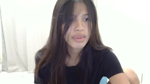 Snapshot of pink_bubbles011 chatting on June 11, 2026, 8:34 am pink_bubbles011 online show from June 11, 2026, 8:34 am